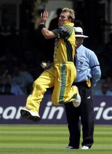 Lee's delivery stride was so textbook we got this pic from a textbook.